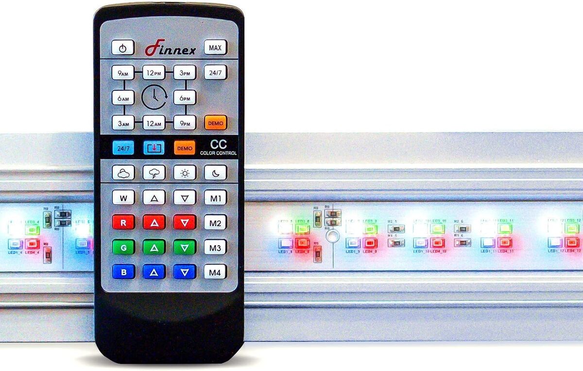 Test du Finnex Planted+ HLC : lumière LED pour aquarium élégante et performante