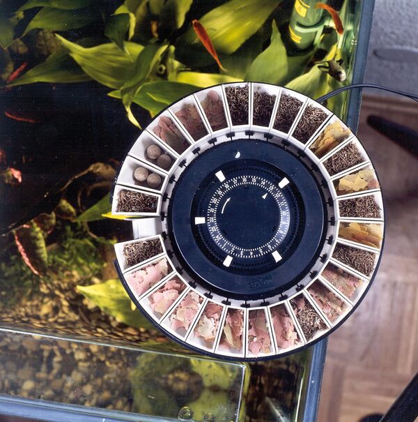 GRÄSSLIN rondomatic 400 - 16.58.0001.1 - distributeur de nourriture pour poissons